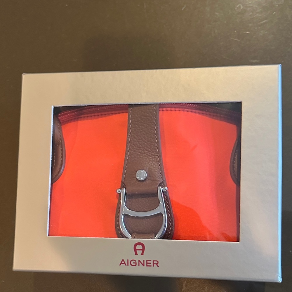 Etienne Aigner Heliconia tote bag new in box - Picture 8 of 8